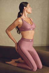 alo  Airlift High-Waist 7 \ 8 Line Up Legging.