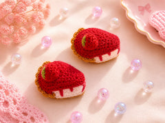 Strawberry glaze cheesecake slices