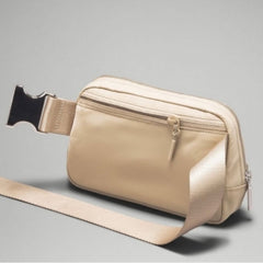 lululemon Everywhere belt bag limited edition 1L